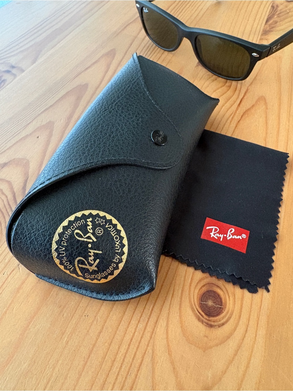 Ray Ban New Wayfarer Sunglasses - Picture 4 of 9